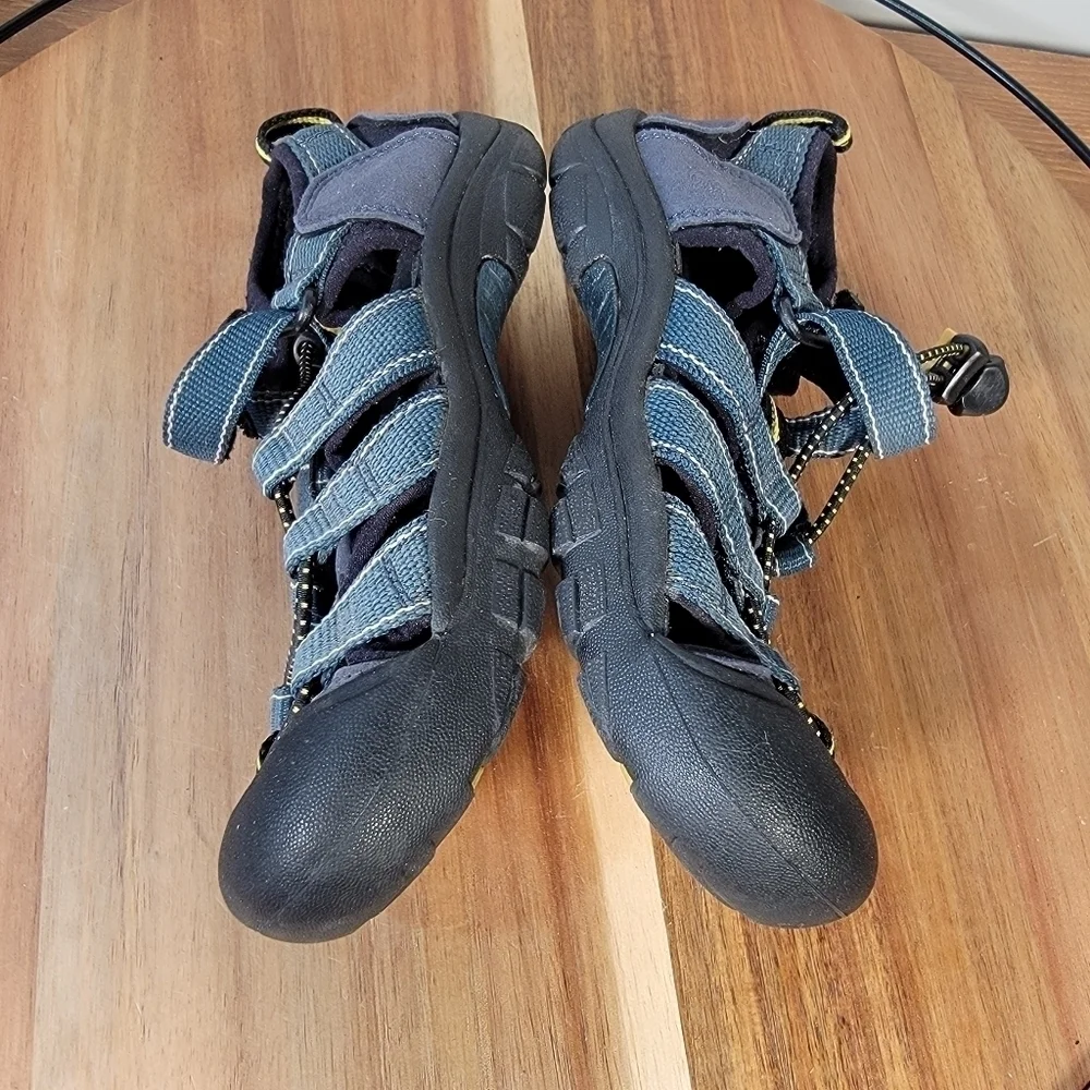 Keen Blue Sport Sandals Water Shoe Sport Sandals Summer Vacation Kids Size 2